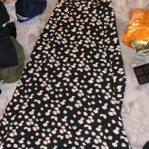 Jätte fin kjol  - Helt ny   💥💥 Utförsäljning!! Först till kvarn 💥💥