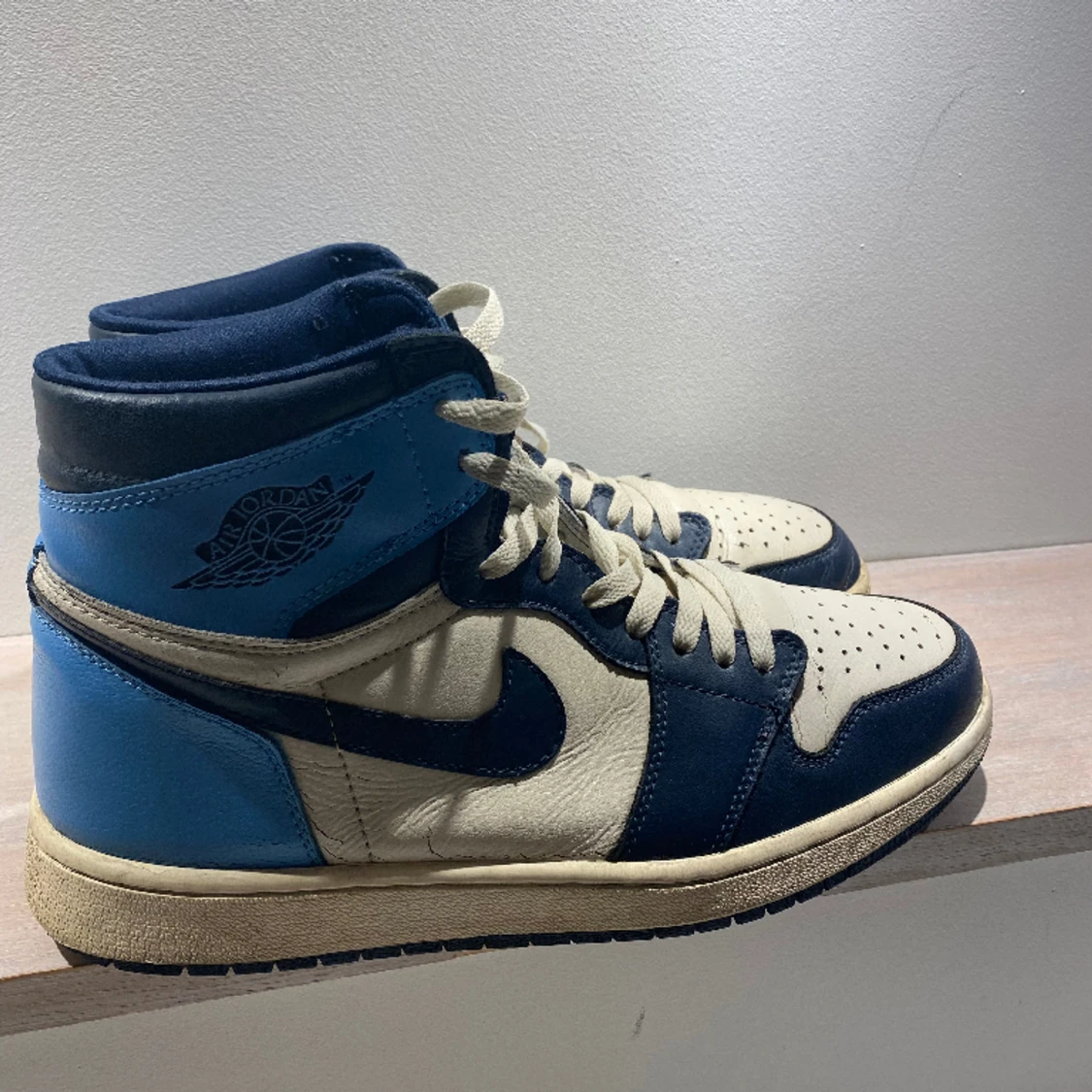 Jordan 1 high obsidian 