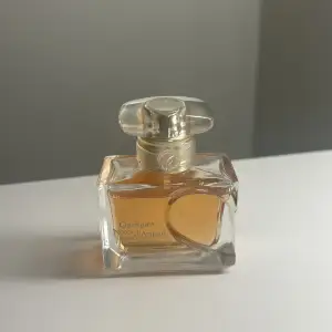 Yves Rocher, Quelques Notes d’amour parfym. Använd någon gång, luktar så gott och fräscht💕 Säljer då den inte kommer till användning.
