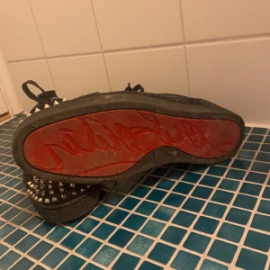 ÄKTA Louboutins  - Säljer mina äkta Louboutins  Kvitto 