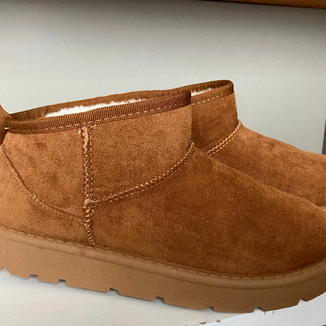 Låga bruna uggs kopior