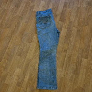 Jeans - Blåa jeans. Uppskattar storleken till en L/XL
