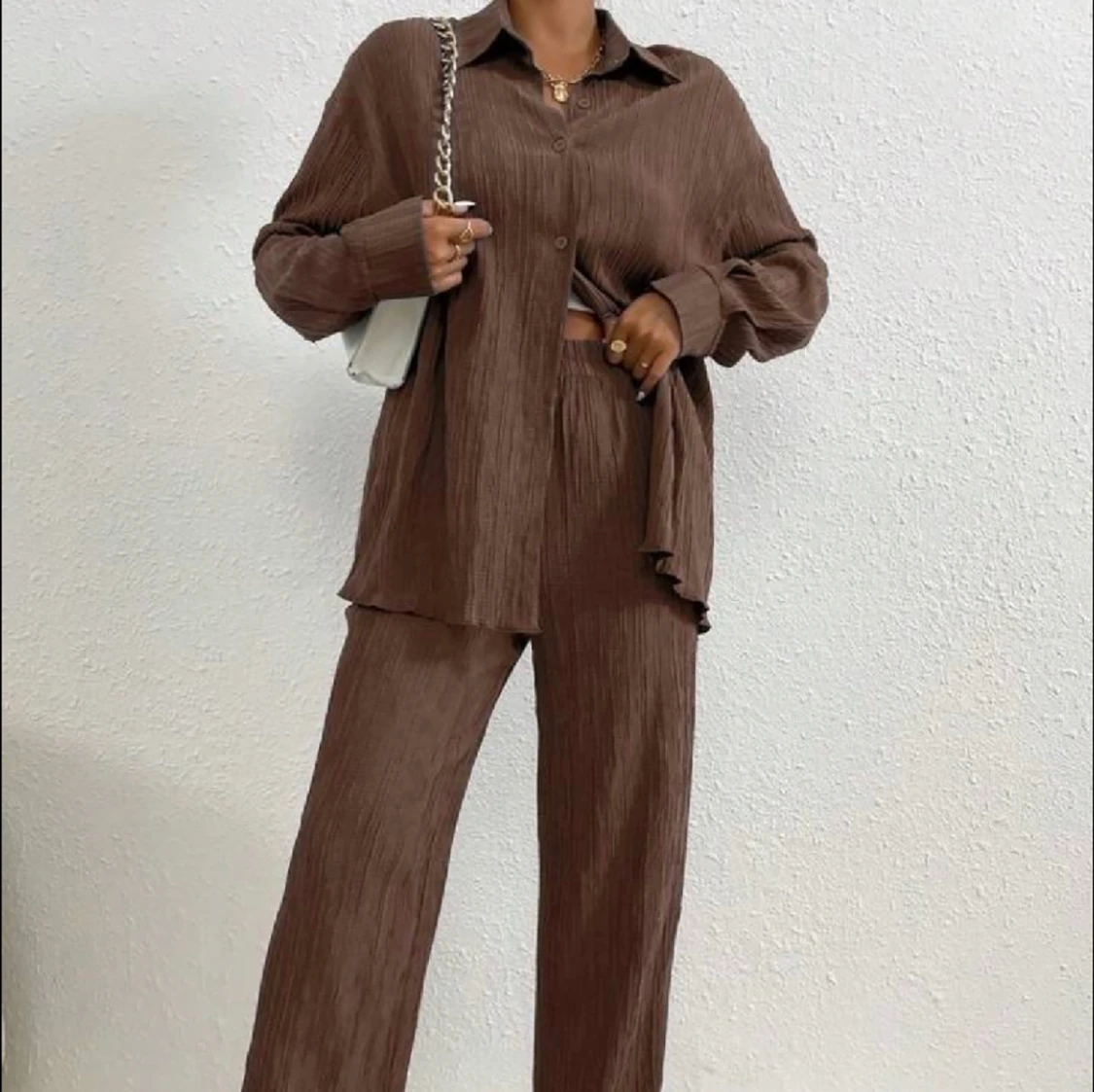 Bruna byxor med blus - 91