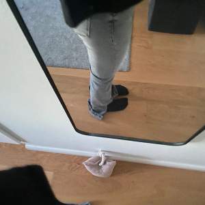 Superfina ljusgråa jeans från Zara 💕