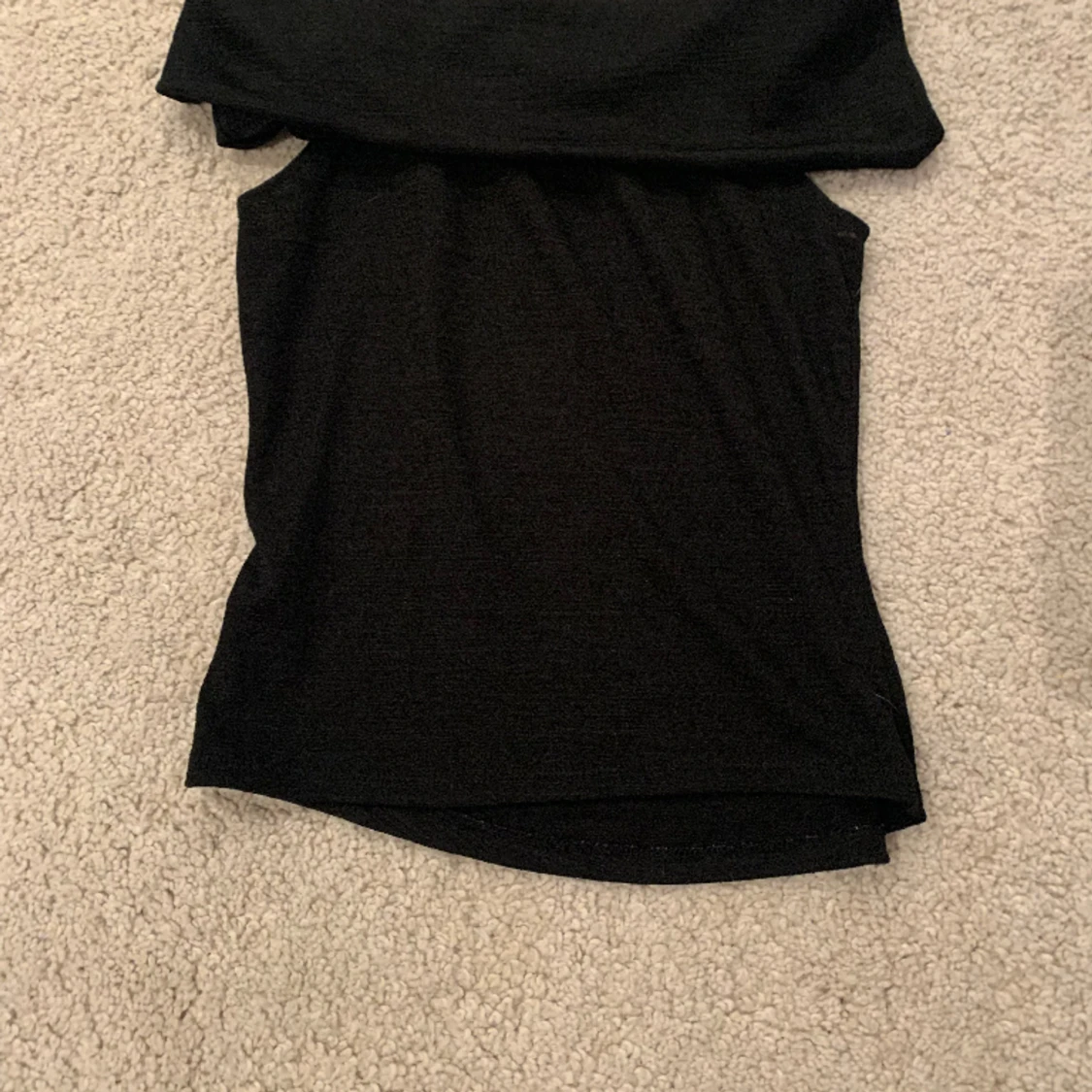 Supersöt offshoulder blus - 90