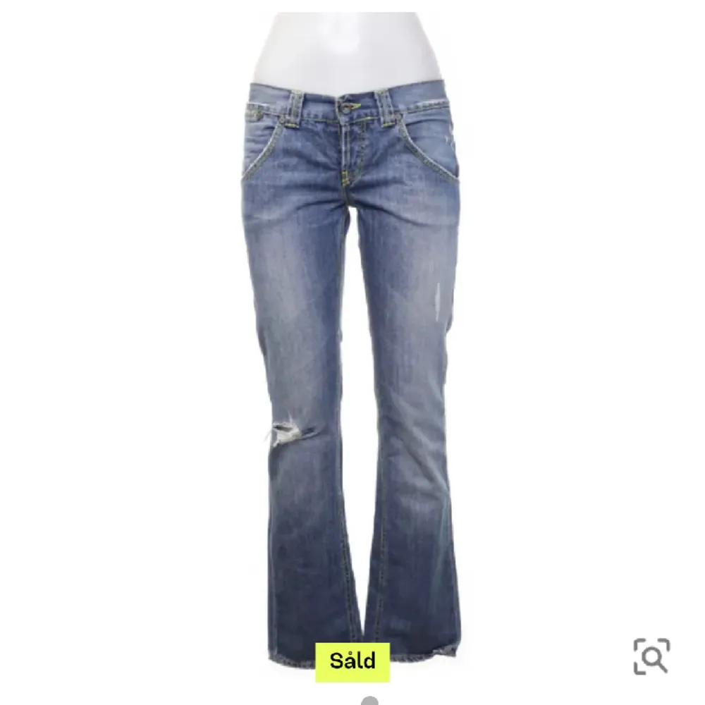 Säljer pågrund av att dom va för stora! Low waist bootcut! (Sista bilden är lånad) Storlek 27💕. Jeans & Byxor.