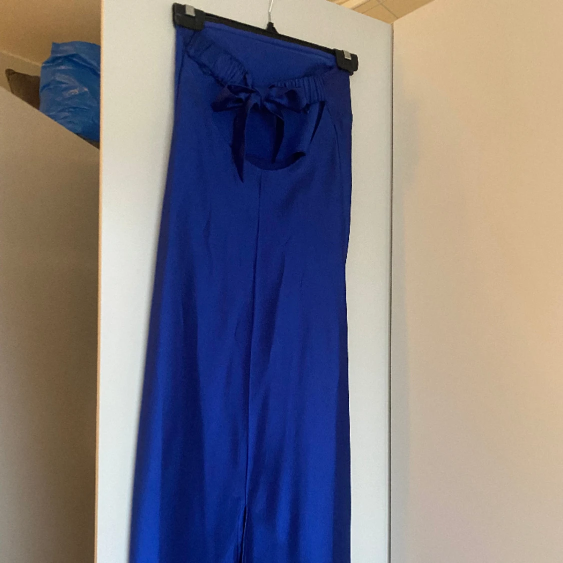 Satin klänning  - 91