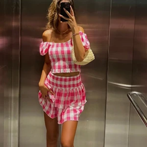 Set  - Säljer ett jättefint set från Gina. Storlek S/Xs o passar även en M 