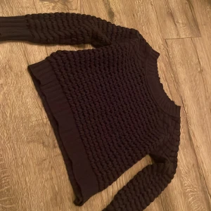 Stickad tröja - Fin stickad tröja aldrig använd från Lindex!