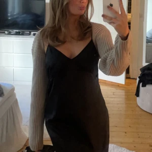 Bolero  - Beige bolero från H&M, passar XS/S