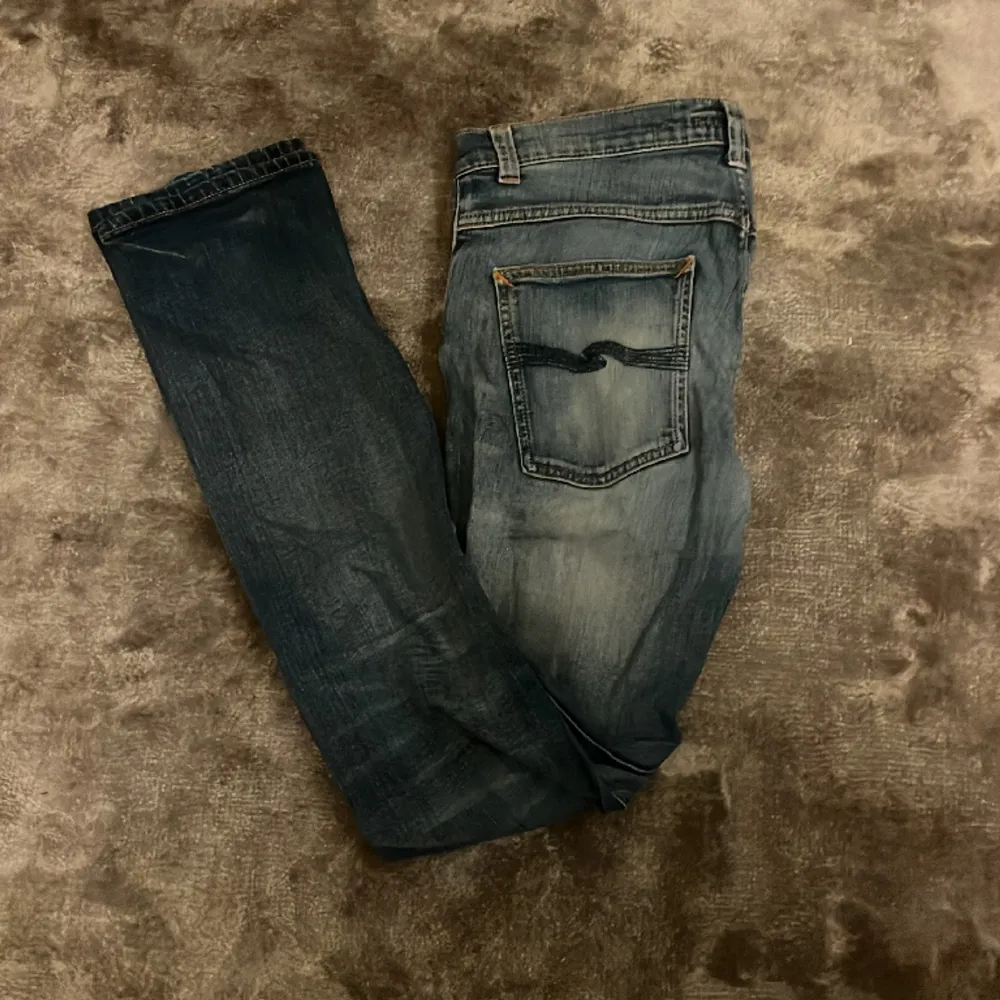 Storlek 32/34 nudie jeans . Jeans & Byxor.