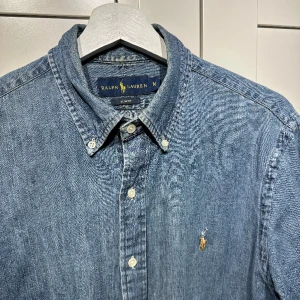 Ralph Lauren skjorta - Skjorta från Ralph Lauren i fint skick. Sparsamt använd.