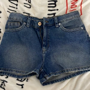 Går i skolan  - Inte använda och nu köpta