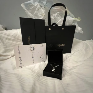  Nytt Maria Nilsdotter halsband   -  Helt nytt Maria Nilsdotter halsband i jättebra skick.Jättefint och passar till allt❤️ säljer för att det inte kommer till användning❤️