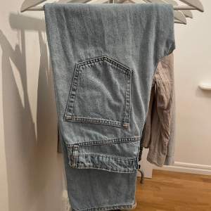 Feta baggy/raka jeans från asos. Tecken på användning men fortfarande bra skick.  w29 l30