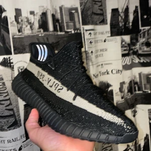 Yezzy 350 black - Helt nya