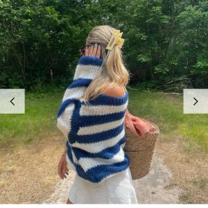 Design by si tröjan💕 - Stickade kända tröjan från design by si. Helt oanvänd endast testad- säljer då den ej kommit till användning 💕 tryck ej köp direkt, skriv för fler bilder- FÖRSTA BILD LÅNAD