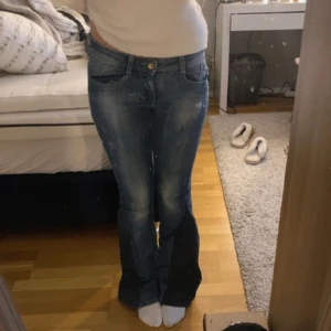Lågmidjade jeans - Lågmidjade jeans som ej kommer till användning💗