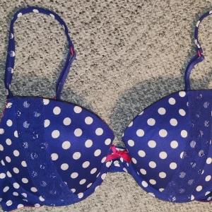 Bh - Bh i fint skick. 75B. 