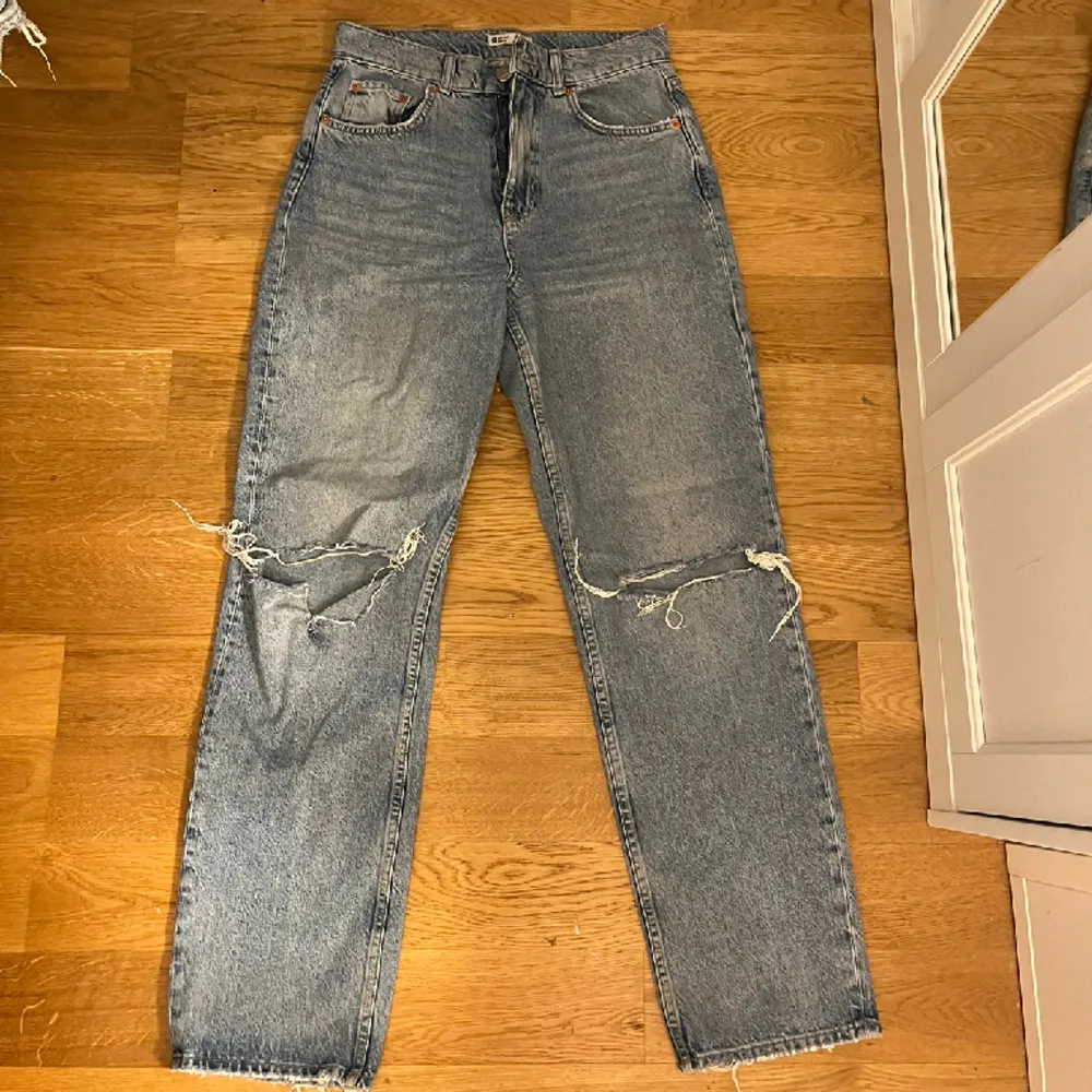 Blåa jeans från Gina. Kommer inte till användning längre. Pris kan diskuteras!. Jeans & Byxor.