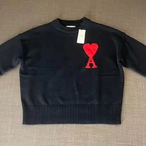 Ami Paris tröja  - Helt ny, storlek M