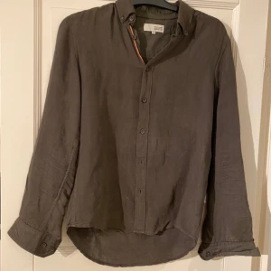 Linne skjorta - Mörkgrön linne-skjorta. Bra skick. Storlek xs.