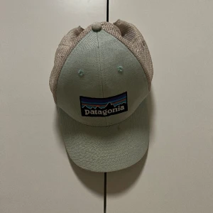Patagonia keps - Säljer nu min snygga patagonia keps pga av den inte kommer till användning längre! 