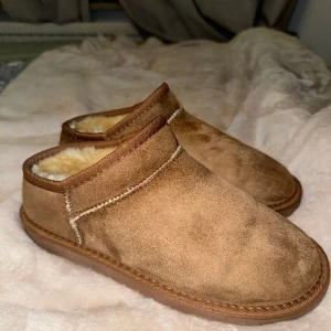 Låga boots - De är impregnerade två ggr! Aldrig använda tyvärr för stora🩷