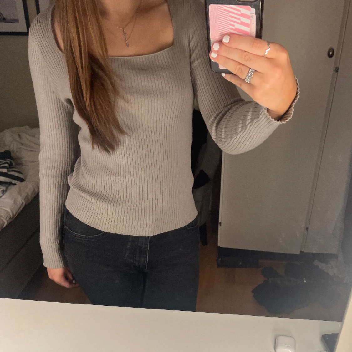 Gråbeige topp - 90
