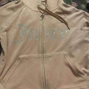 Juicy  hoodie - Storlek M Ljus rosa Priset kan diskuteras 