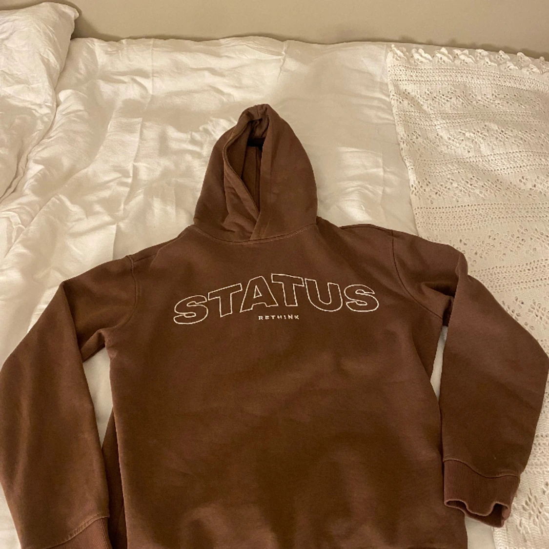 Brun rethink status Hoodie