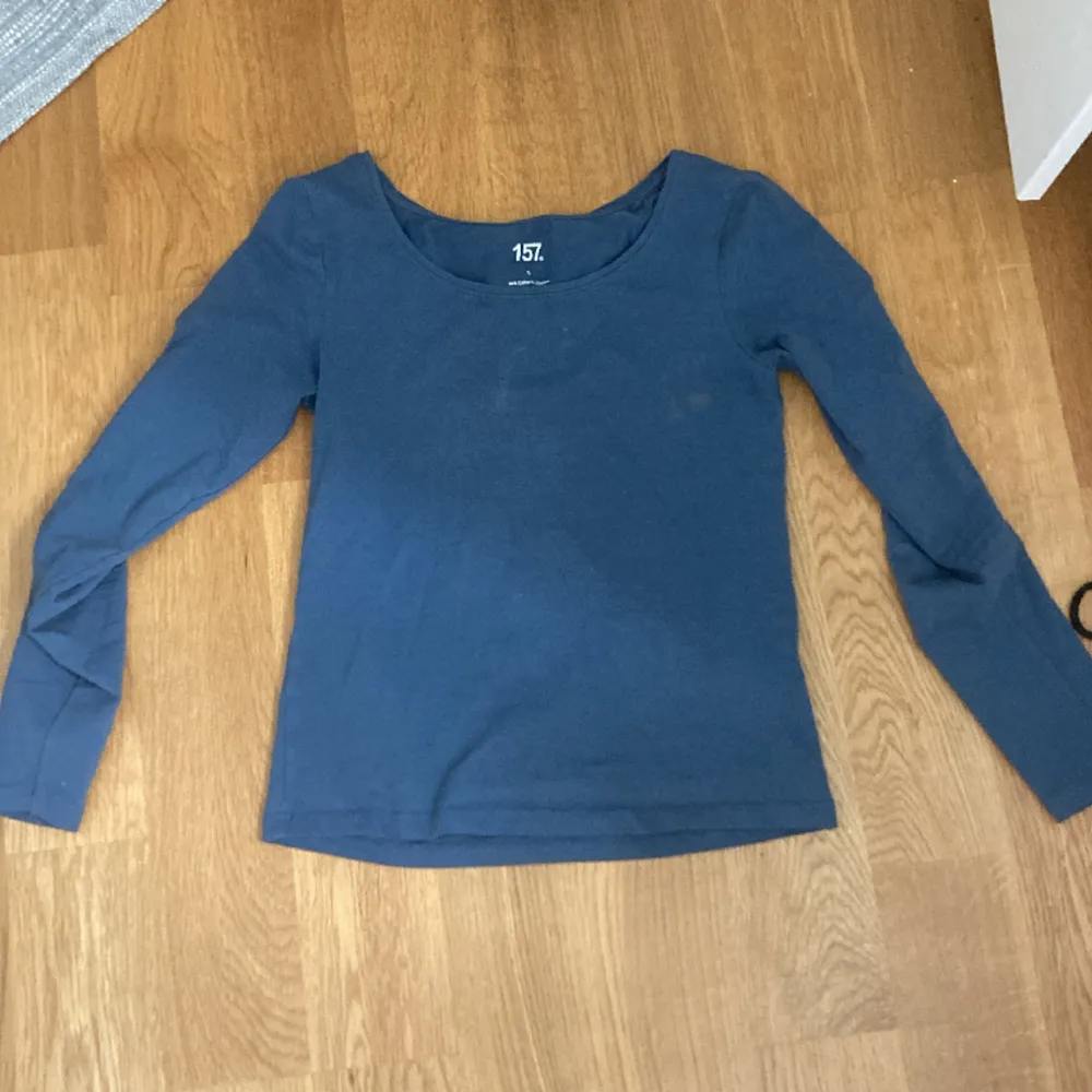 En smutsig tröja från lager 157 i storlek s.. Tröjor & Koftor.