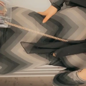 Cute klänning  - Jag har köpt för ett år sedan och använde den några gånger den ser inte så fin ut men extremt sexig !!! På den är storlek S men passar som L också 🤍