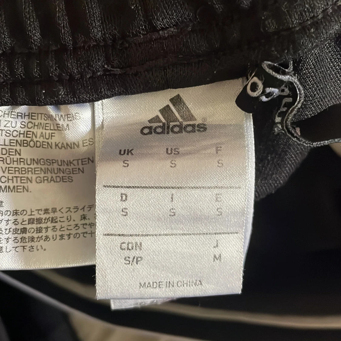 Adidas träningsbyxor - 91