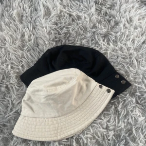 buckethats - Två stycken buckethats Köpta i bali & använd fåtal gånger