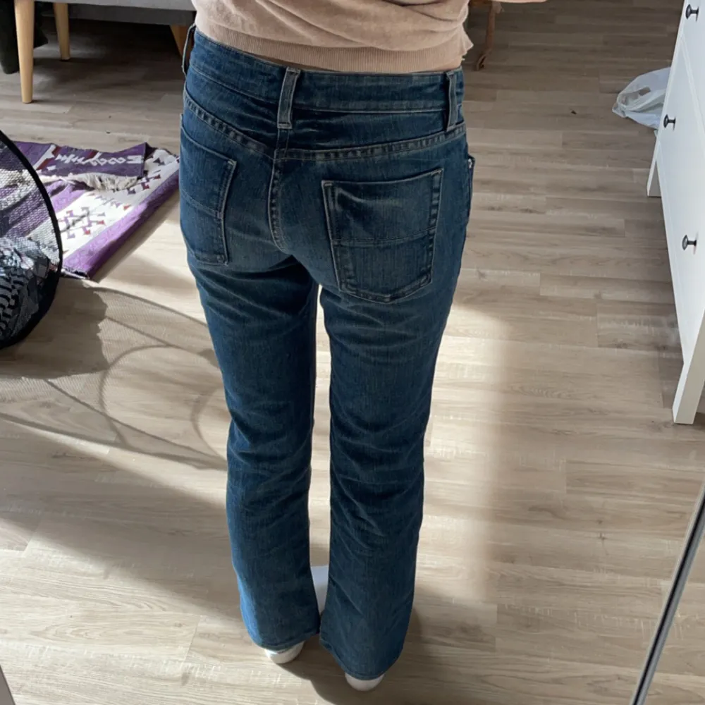 Skit snygga lågmidjade jeans från Filippa K. Endast testad då dom är för små för mig. Inga defekter 💗. Jeans & Byxor.