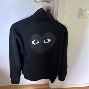 Play zip  - Storlek L  Bra skick 