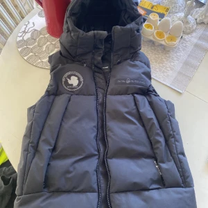 Sail racing väst - Sail väst, sparsamt använd, kostar cirka  3 500kr ny