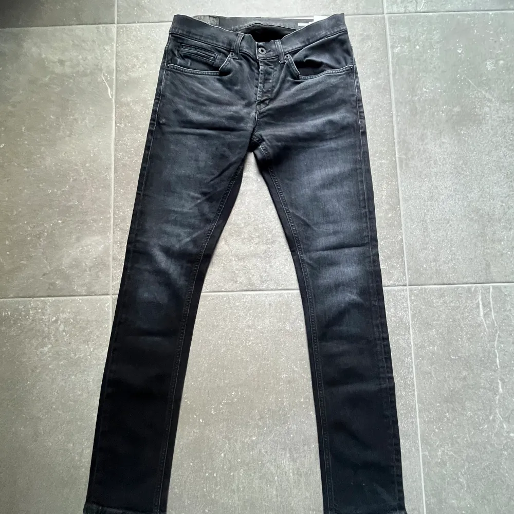 Dondup jeans i modellen George, dvs skinny fit, cond 9/10. Jeans & Byxor.