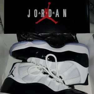 jordan air concord 11 43 - jordan air concord 11. Ny oanvänt. Har inte så mycket info om det fick dem i present för längesen.