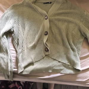 Fin kofta  - Jättefin kofta för dig som gillar lite äldre 90-tal stil!