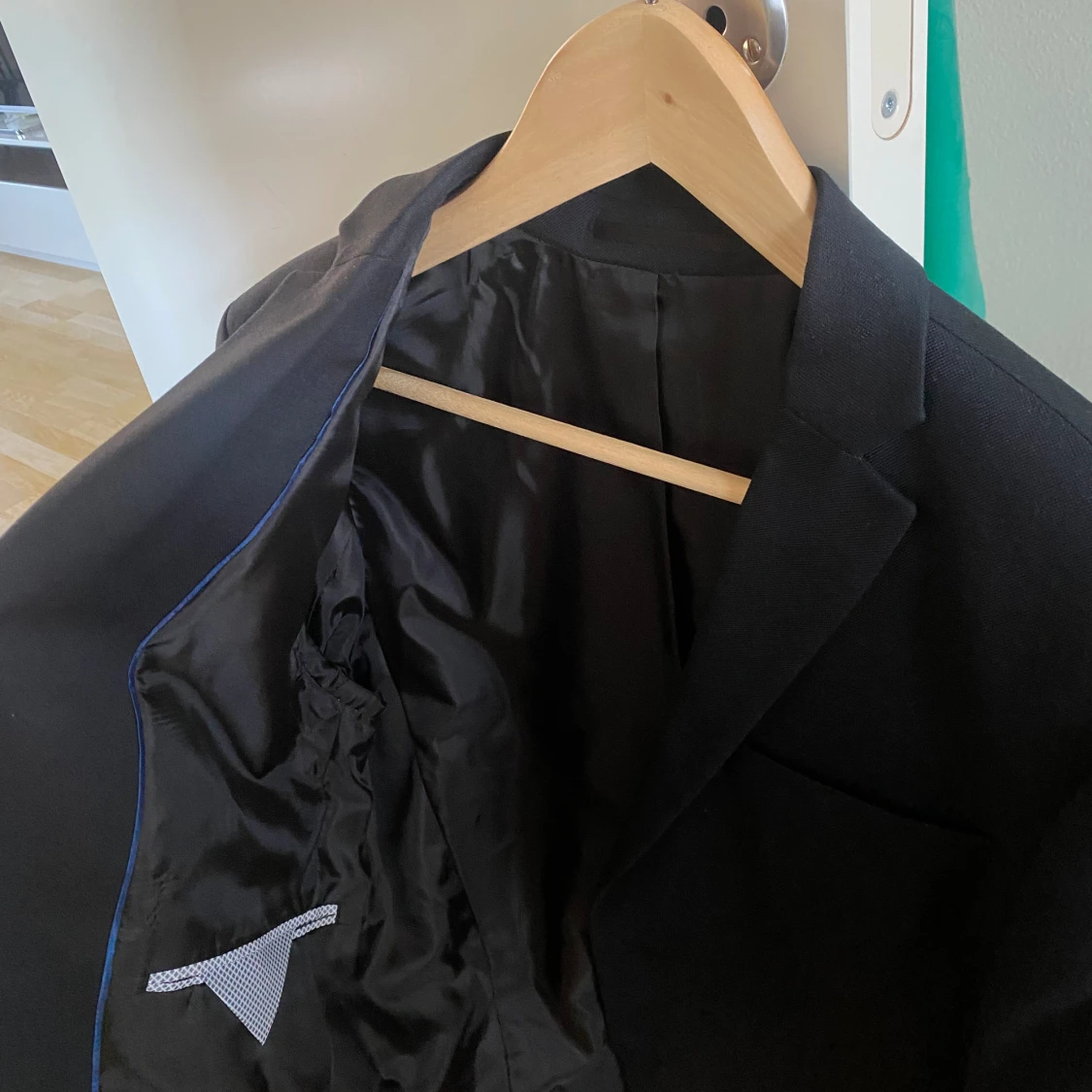 svart kostym, kavaj och kostym byxor från Jack and Jones - 91