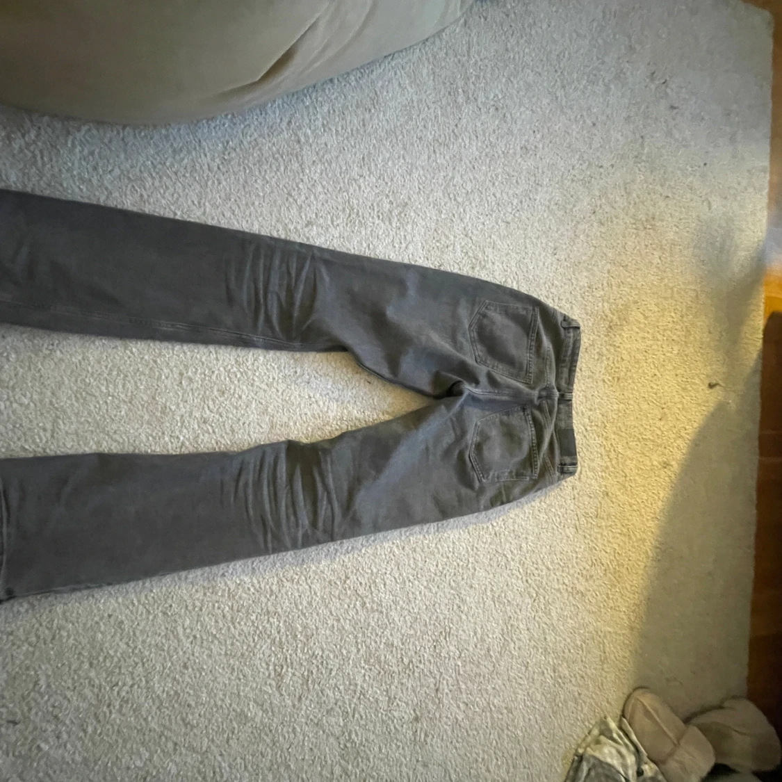 Gråa flare jeans🤍 - 90