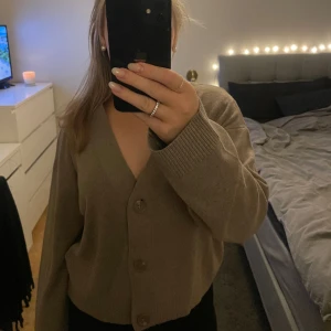 kofta - oanvänd brun kofta från hm! nypris 299!💕