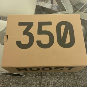 Helt nya yeezy  - Helt nya