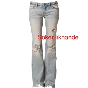 Söker  - Jag söker dessa jeansen som är slut överallt. Om någon har dessa i storlek 34/36 så kan ni gärna höra av er💗