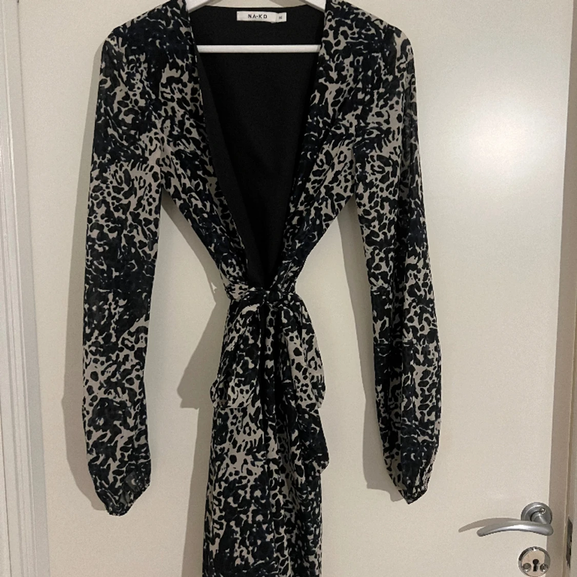 NA-KD kort klänning 