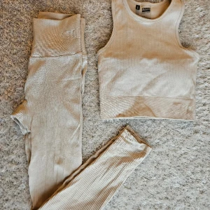 Stronger set xs - Stronger set xs i jättebra skick. Knappt använda😊. 