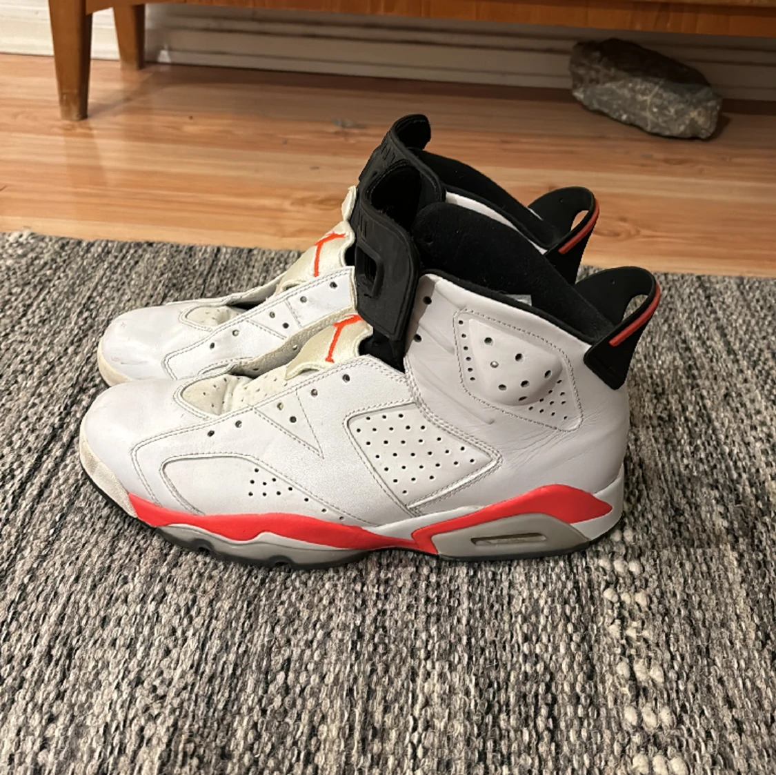 Jordan 6 Olympus  - 90