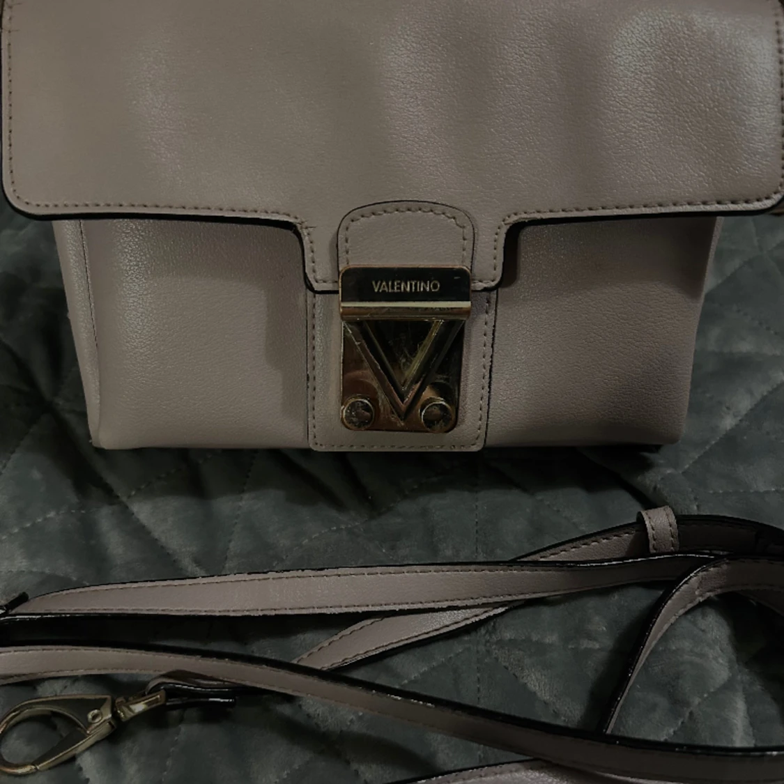 Valentino väska äkta